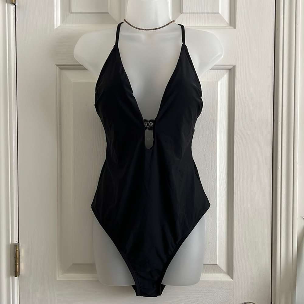 CUPSHE one piece swimsuit. Size Large.